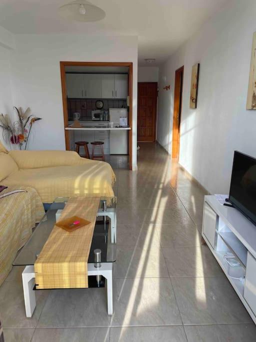 1 Bedroom Apartment With Stunning Sea View Arona  Εξωτερικό φωτογραφία